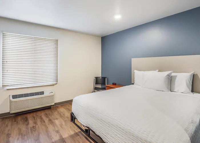 Extended America Select - - East Hotel