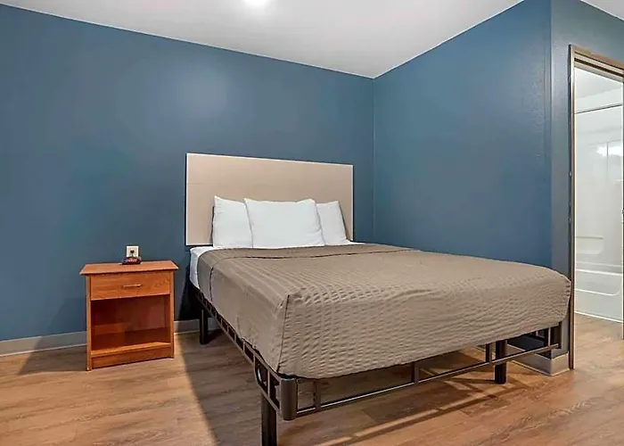 Extended America Select - - East Hotel 2*